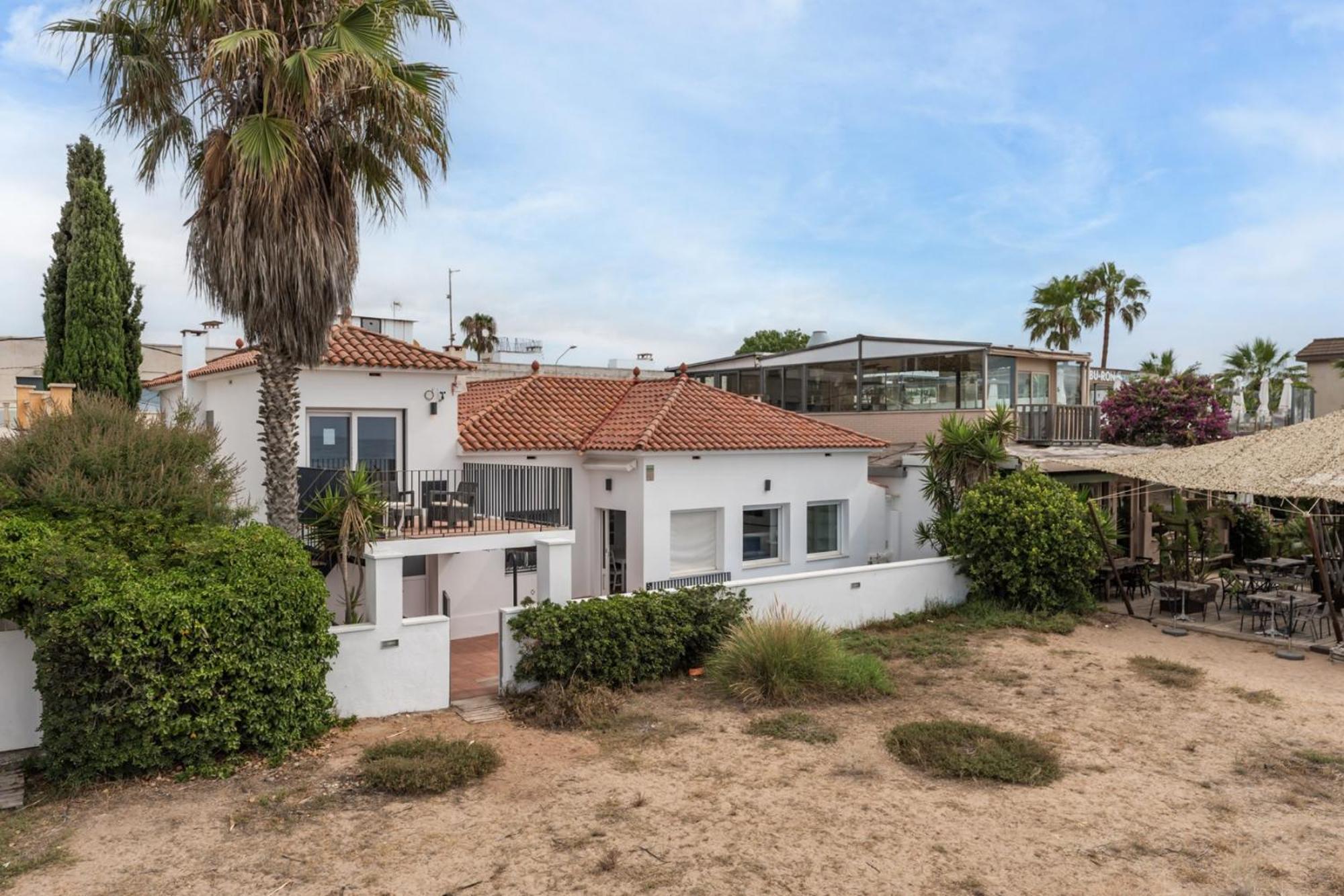 Beach Villa Cristina By Hhbcn Castelldefels Bagian luar foto